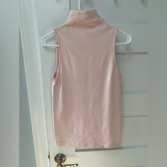 Athleta flurry base layer tank in milkshake pink , size small activewear - Picture 3 of 8